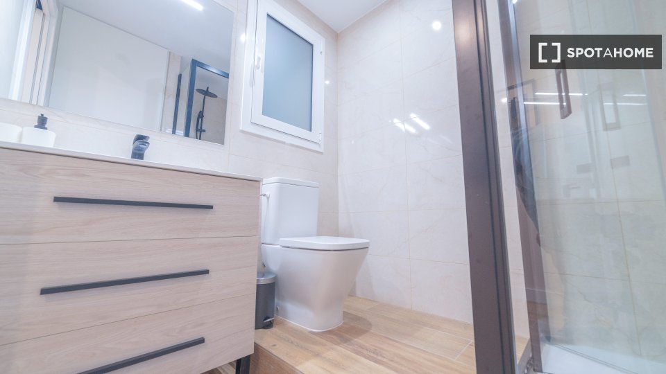 Double room Barcelona, 7 beds, 200m² — photo 17