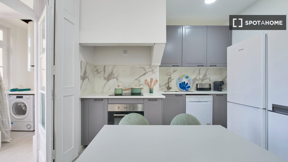 Double room Lisbon, 7 beds — photo 9