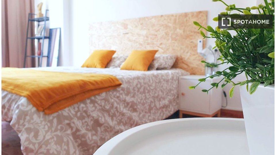 Double room Valencia, 5 beds — photo 1