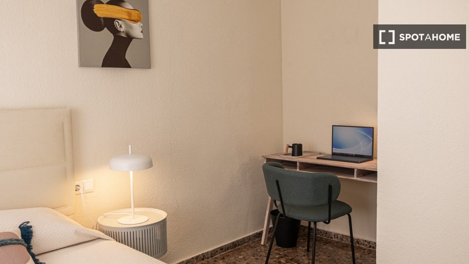 Chambre double Valence, 4 chambres — photo 12
