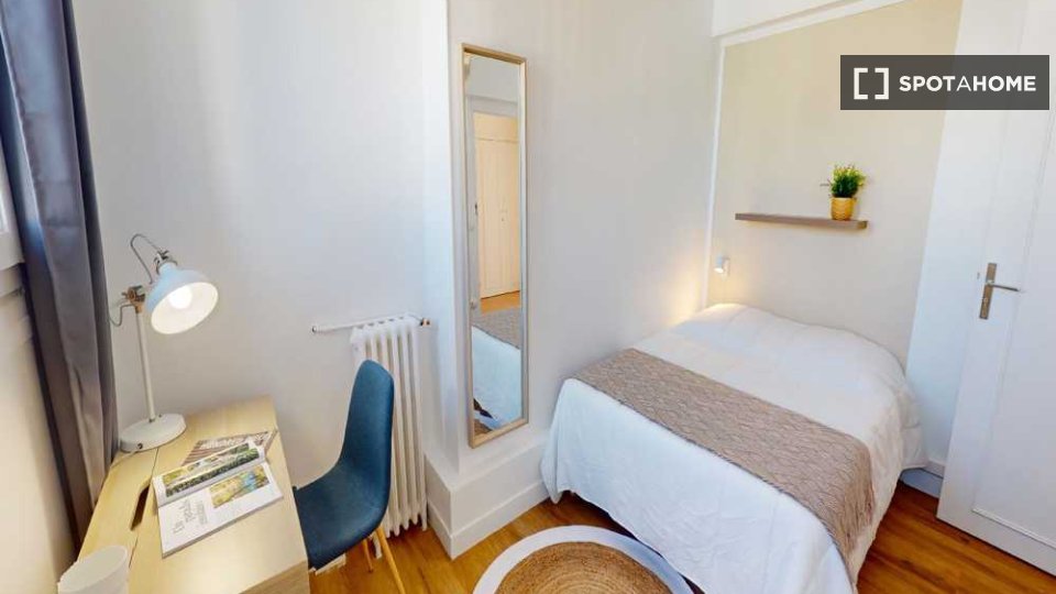 Double room Paris, 5 beds, 110m² — photo 5