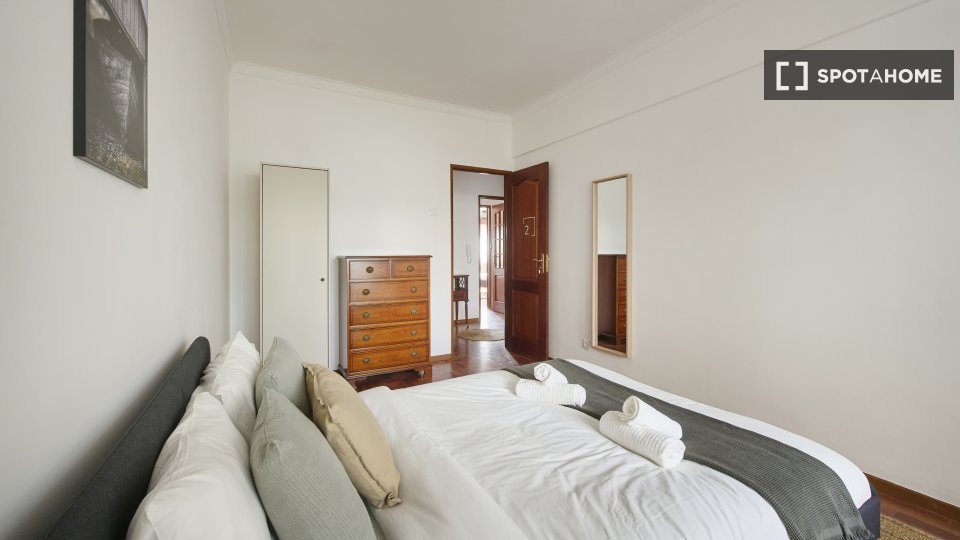 Double room Lisbon, 4 beds — photo 12