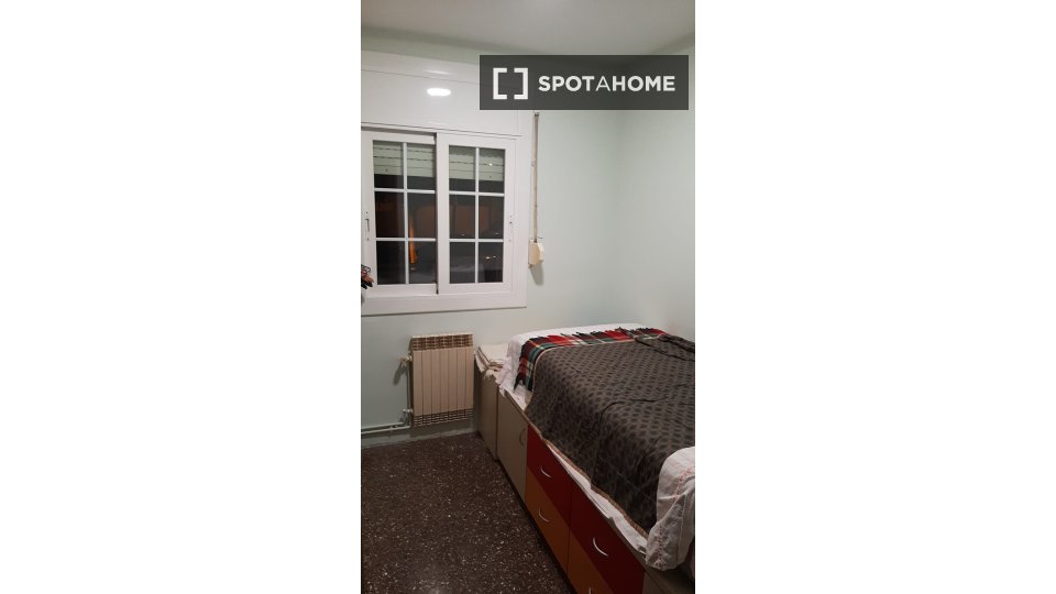 Double room Barcelona, 2 beds, 65m² — photo 6