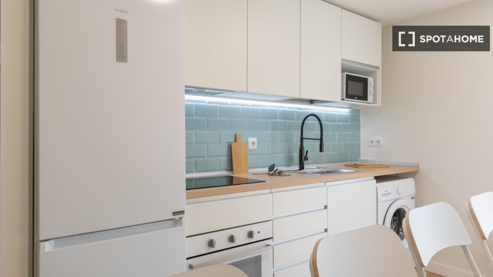 Double room Madrid, 6 beds, 200m² — photo 14