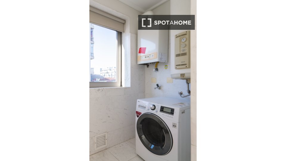Apartment Porto, 4 beds, 80m² — photo 8