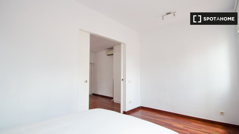 Apartment mono Barcelone, 40m² — photo 3