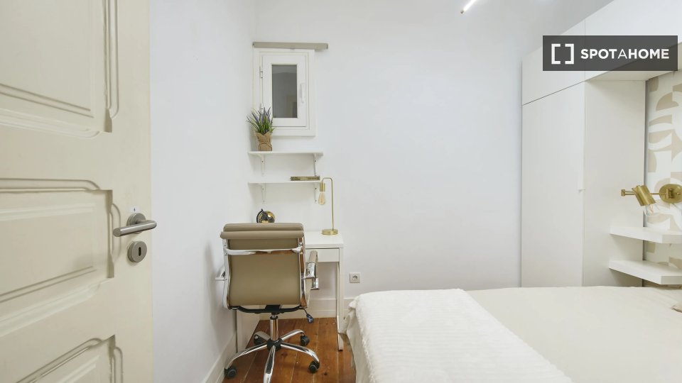 Double room Lisbon, 6 beds — photo 1