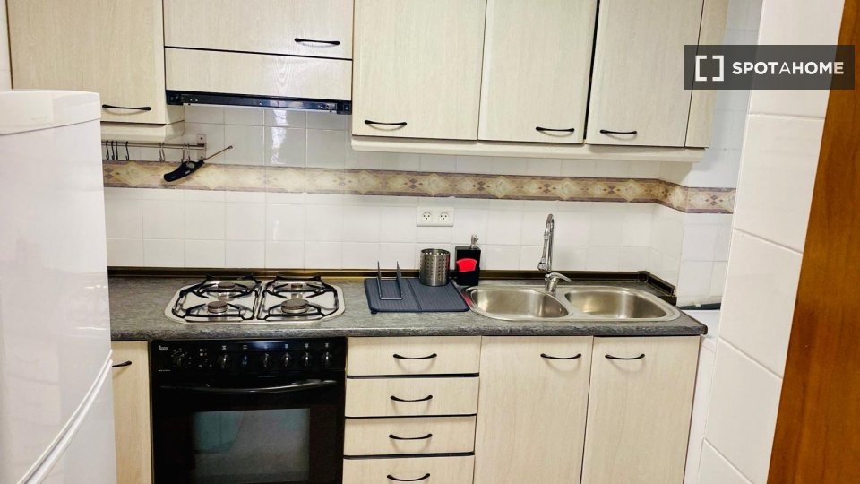 Apartment Valencia, 4 beds, 80m² — photo 15