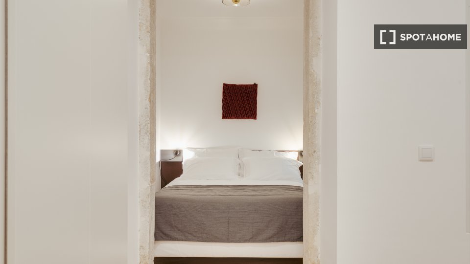 Apartment Lisbon, 2 beds, 75m² — photo 13