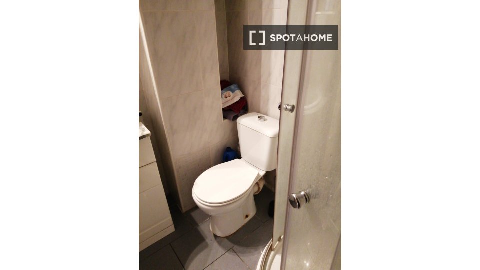 Double room Valencia, 3 beds, 120m² — photo 7
