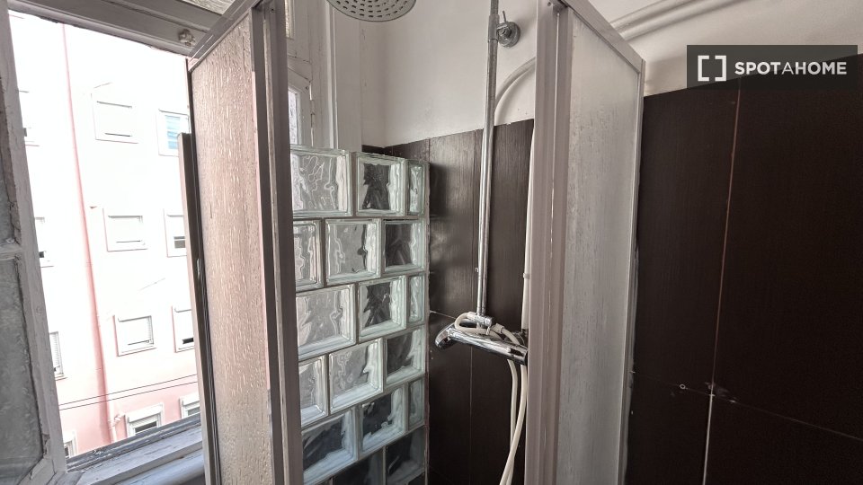 Double room Lisbon, 7 beds — photo 28