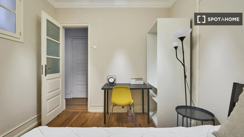 Double room Lisbon, 4 beds — photo 3