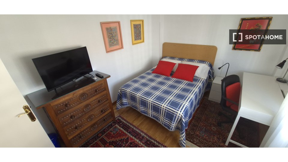 Double room Madrid, 1 bed, 120m² — photo 38