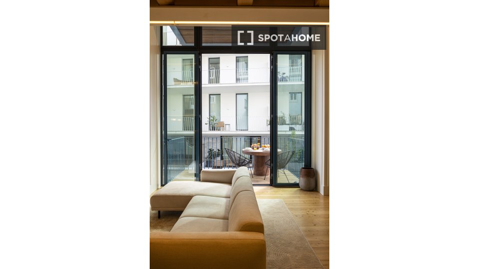 Apartment mono Lisbon, 125m² — photo 1