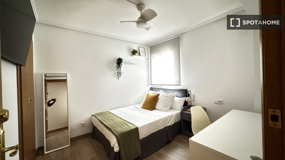 Double room Valencia, 5 beds, 135m² — photo 4