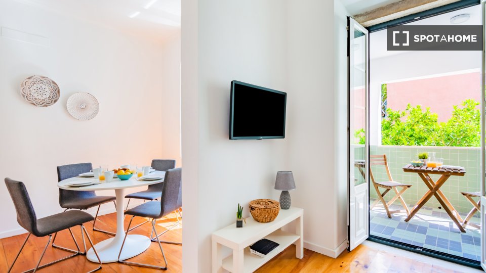Apartment Lisbon, 2 beds — photo 10