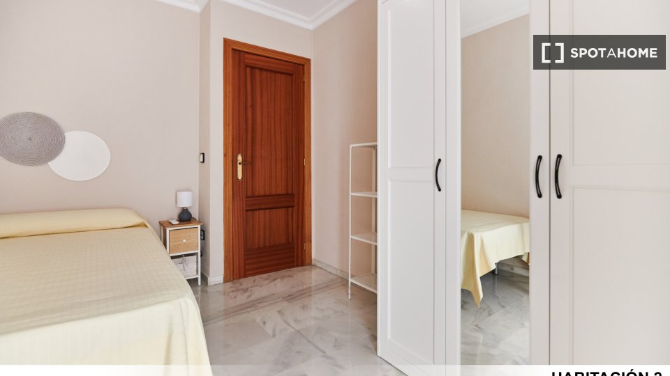 Double room Seville, 4 beds — photo 19