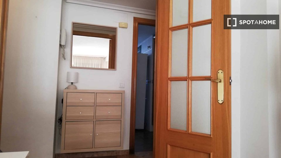Double room Valencia, 3 beds — photo 11