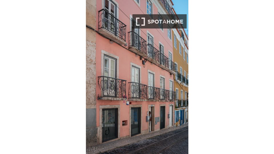 Apartment mono Lisbon, 33m² — photo 25