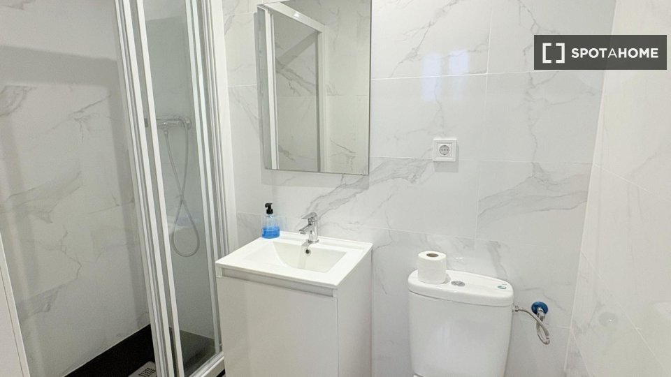 Double room Barcelona, 7 beds, 90m² — photo 4