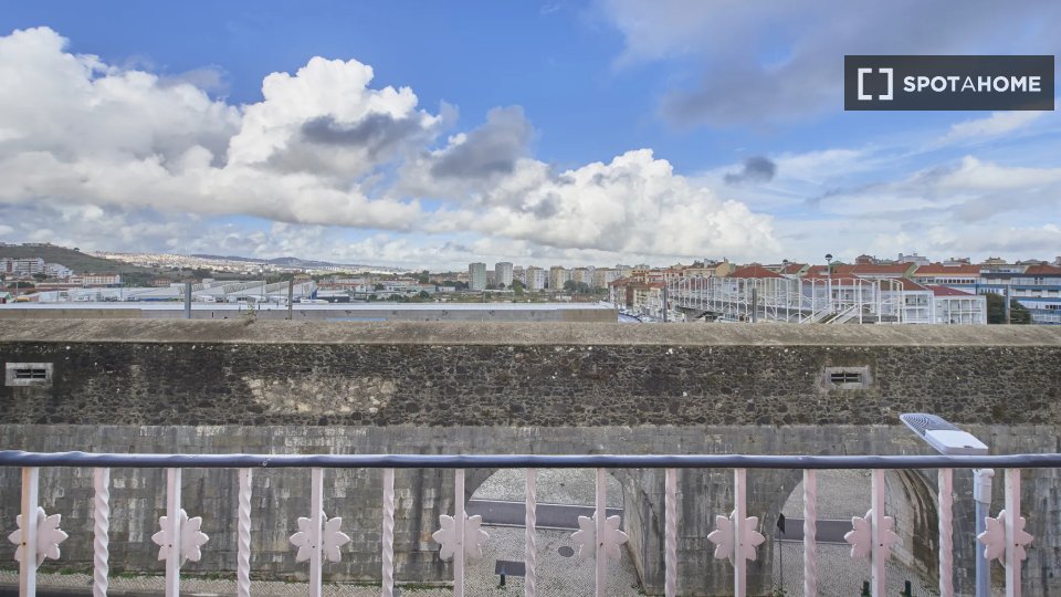 Double room Lisbon, 4 beds — photo 14