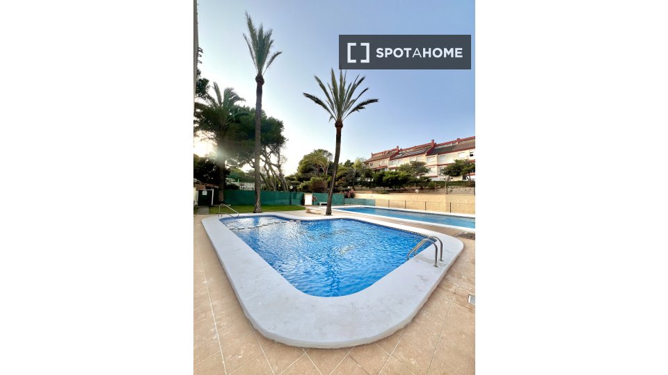 Apartment Alicante, 2 beds, 70m² — photo 1