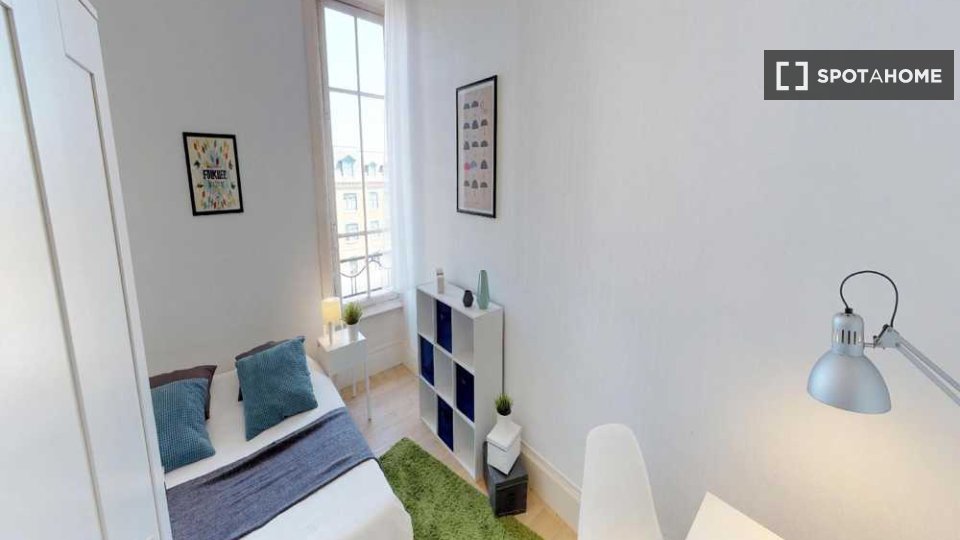 Double room Lyon, 3 beds, 70m² — photo 10