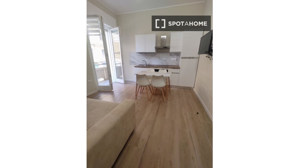 Apartment Cagliari, 1 bed, 45m² — photo 1