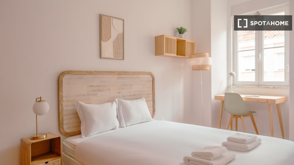 Double room Lisbon, 6 beds — photo 18