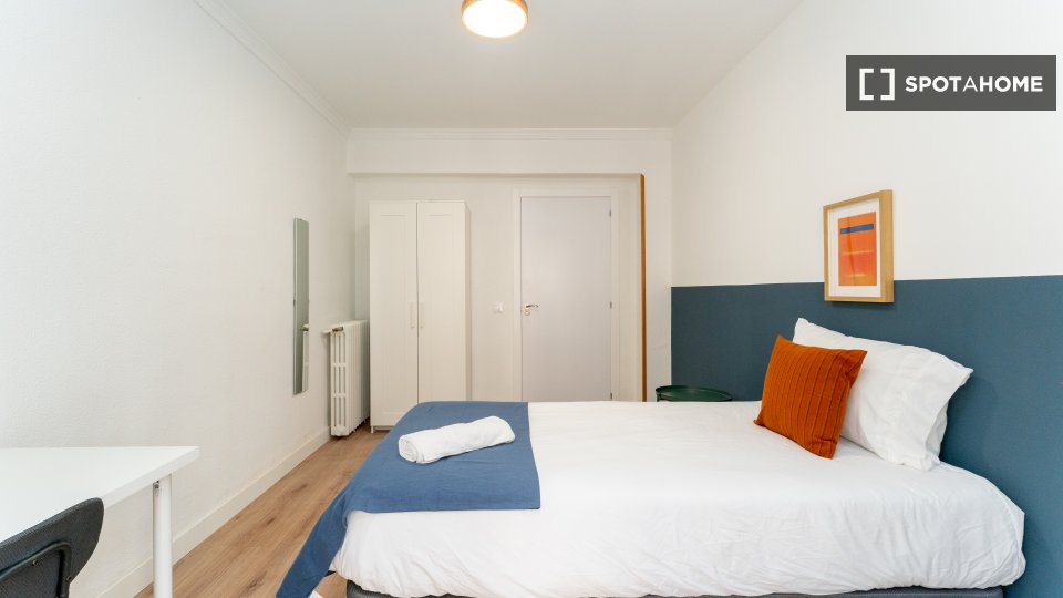 Double room Madrid, 5 beds — photo 4