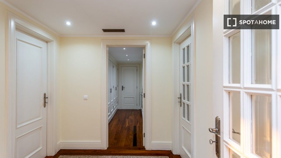 Double room Lisbon, 8 beds — photo 16