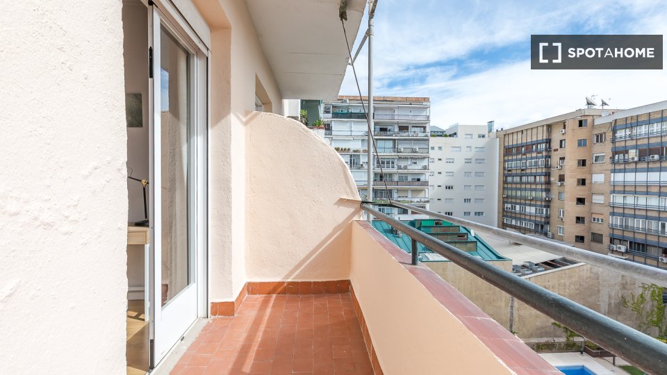 Double room Madrid, 6 beds, 158m² — photo 4