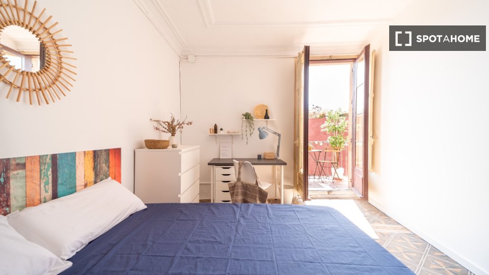 Double room Barcelona, 17 beds, 400m² — photo 1