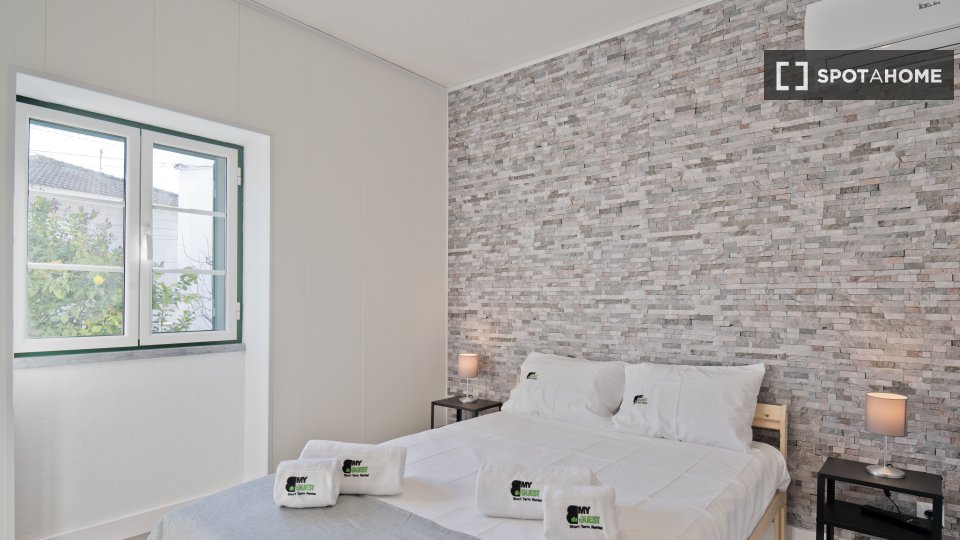 Apartment Lisbon, 2 beds, 50m² — photo 2