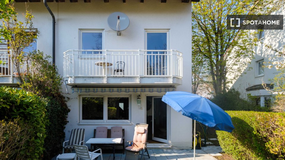 Apartment Munich, 4 beds, 145m² — photo 3