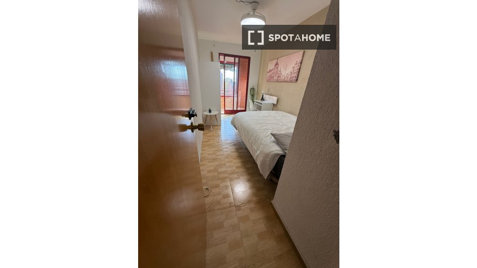 Double room Madrid, 5 beds — photo 10