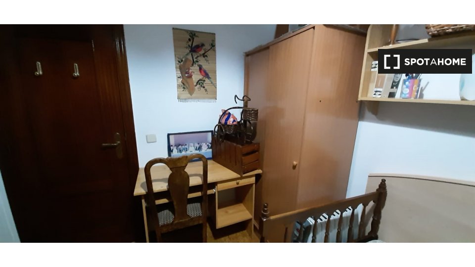 Double room Madrid, 3 beds — photo 1
