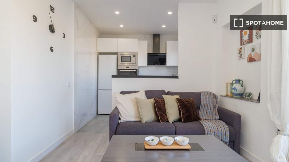 Apartamento de 3 dormitorios en El Raval, Barcelona