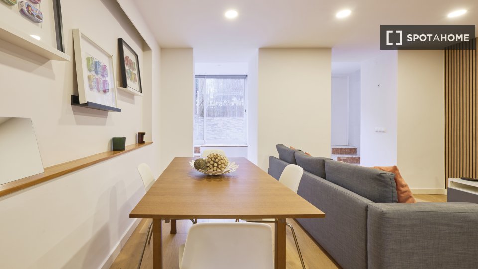 Apartment Lisbon, 2 beds, 65m² — photo 3