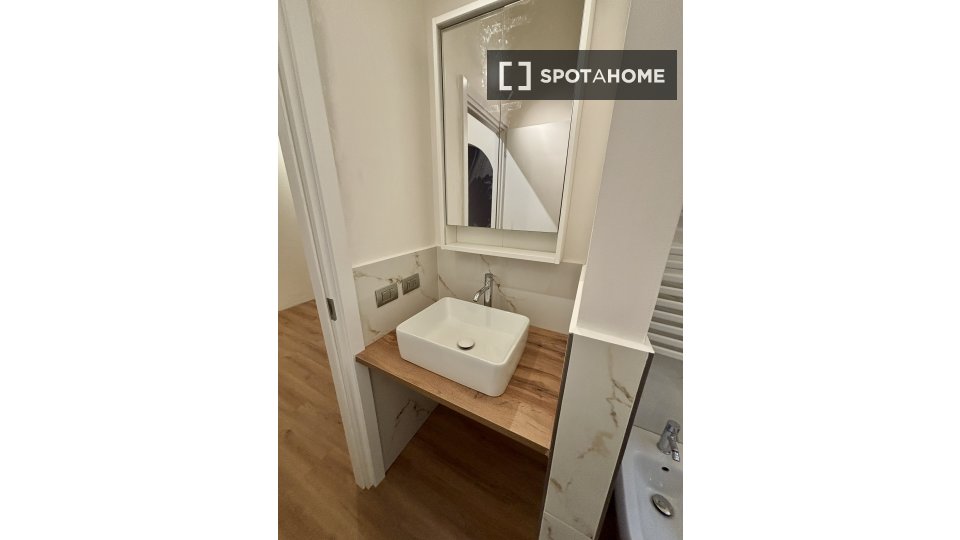 Apartment Milan, 1 bed, 47m² — photo 18