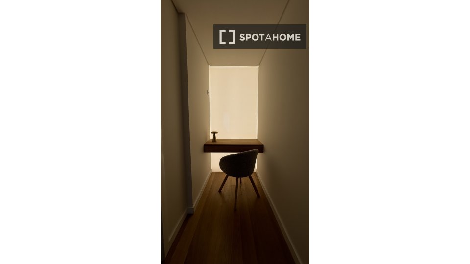 Apartment Lisbon, 2 beds, 99m² — photo 13