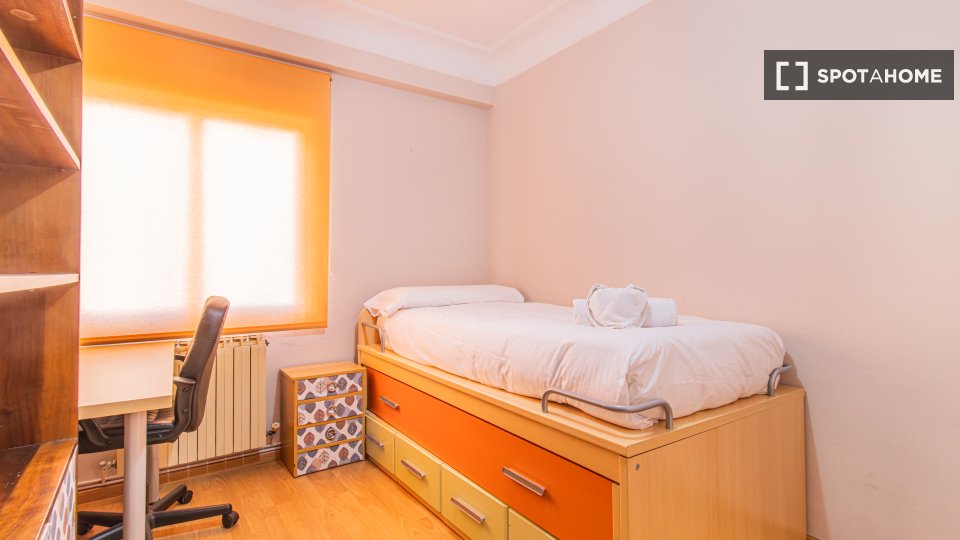 Apartment Zaragoza, 3 beds, 82m² — photo 19