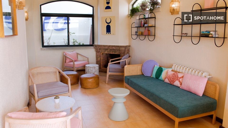 Apartment Lisbon, 10 beds — photo 1
