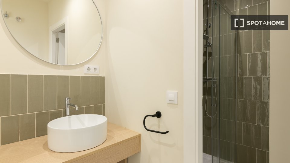 Chambre double Valence, 6 chambres, 100m² — photo 8