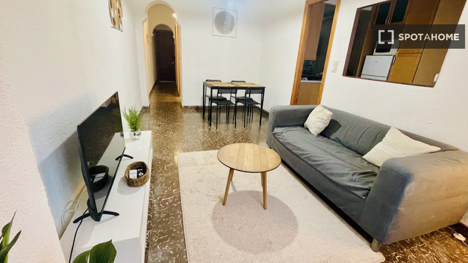 Apartment Valencia, 3 beds, 69m² — photo 22