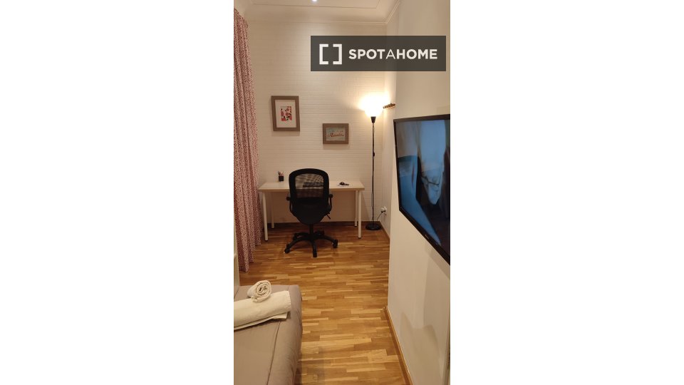 Double room Barcelona, 3 beds — photo 4