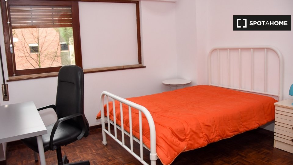 Double room Coimbra, 5 beds — photo 17