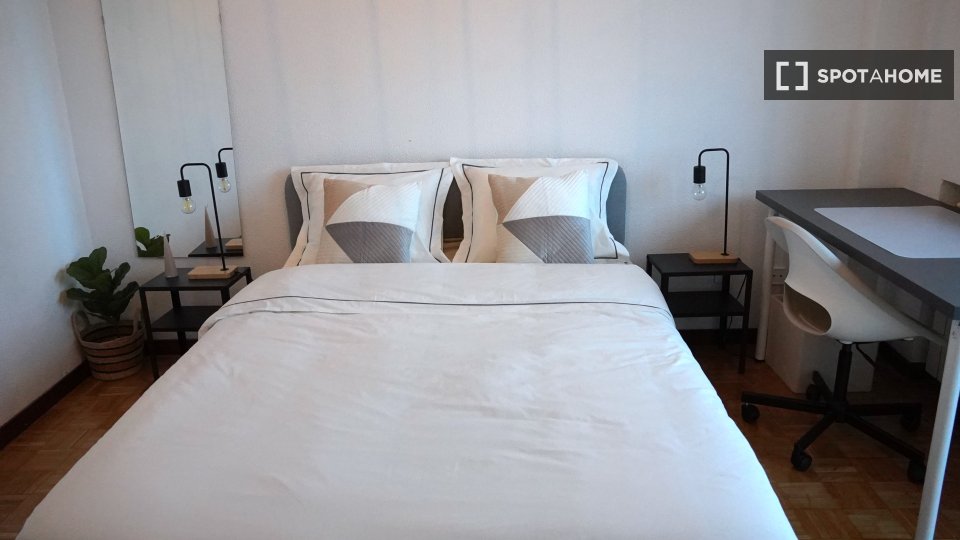 Double room Madrid, 4 beds — photo 5