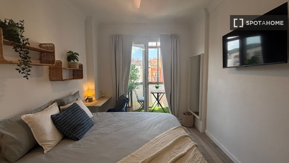 Double room Barcelona, 4 beds, 85m² — photo 16