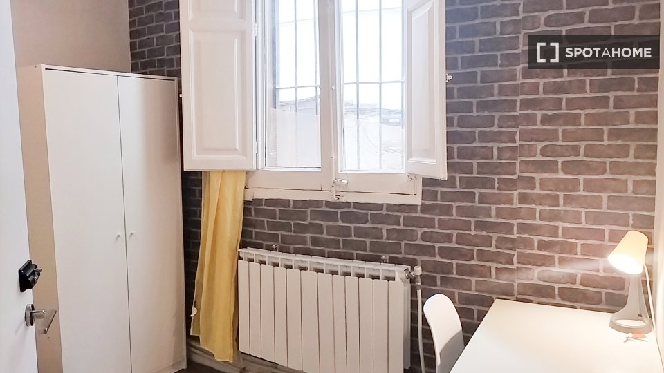 Double room Madrid, 5 beds, 100m² — photo 20